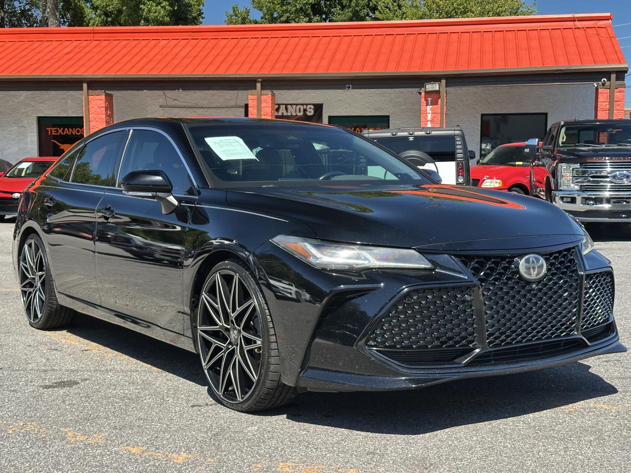Toyota Avalon XLE 4D Sedan 2019