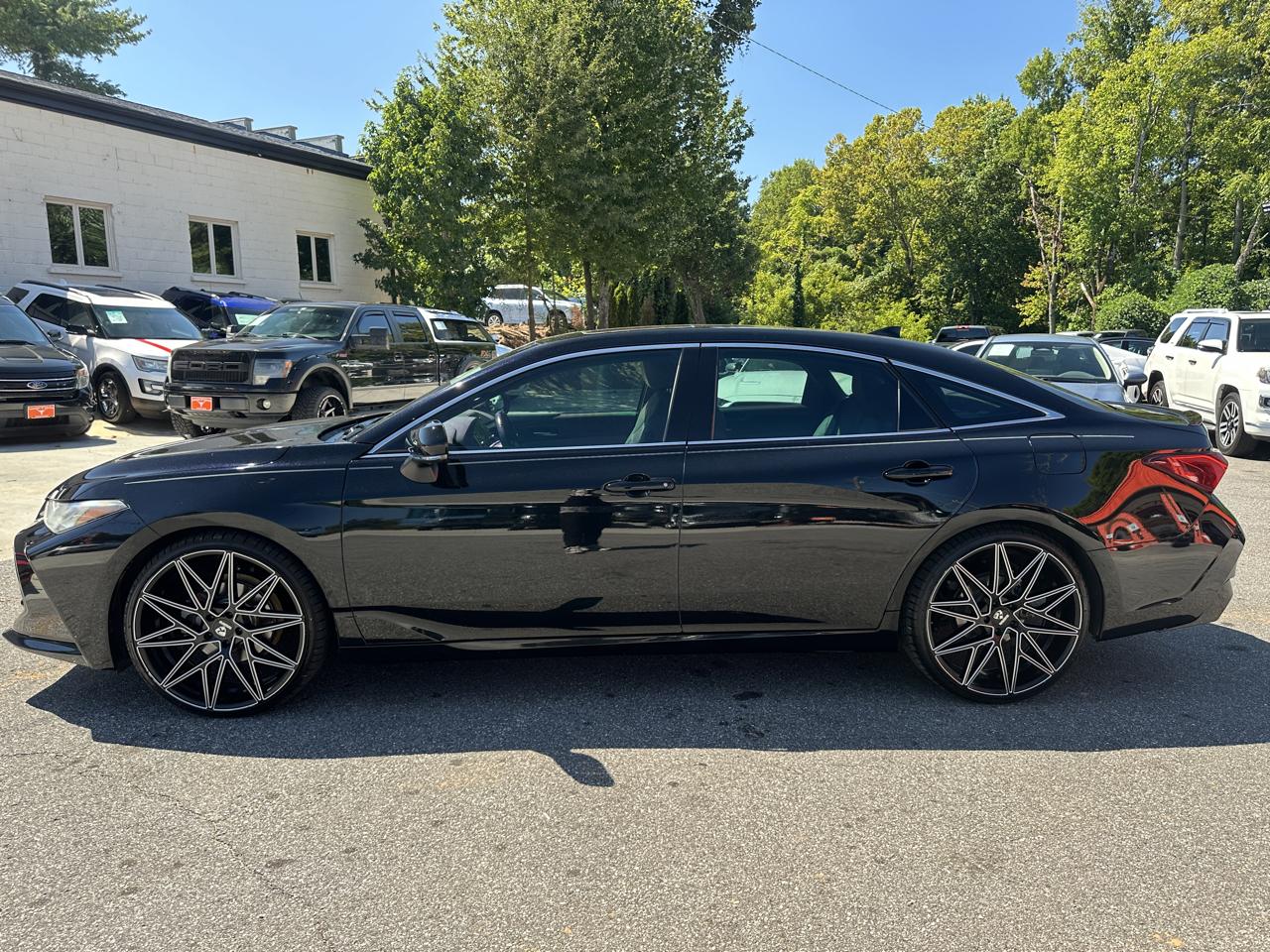 Toyota Avalon XLE 4D Sedan 2019
