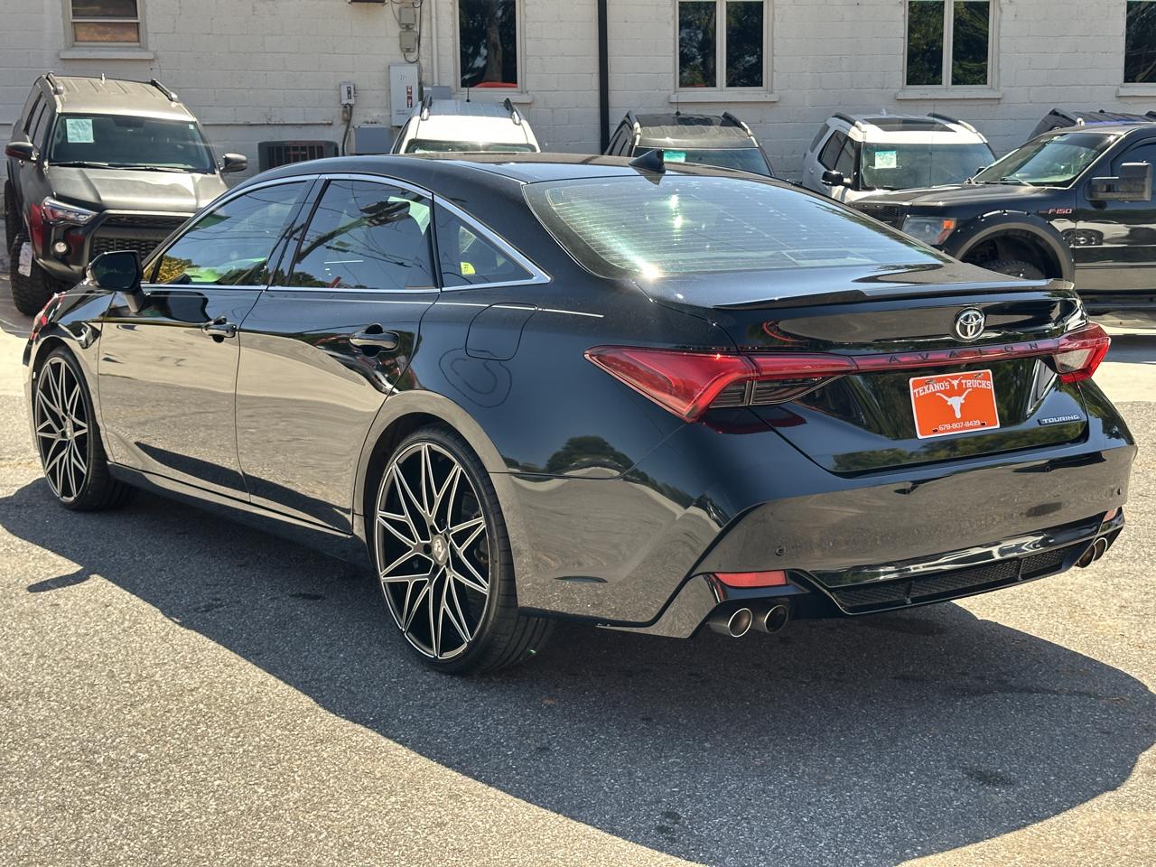 Toyota Avalon XLE 4D Sedan 2019