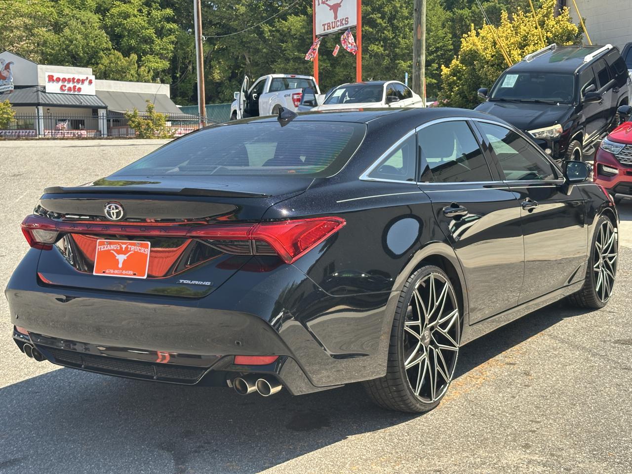 Toyota Avalon XLE 4D Sedan 2019