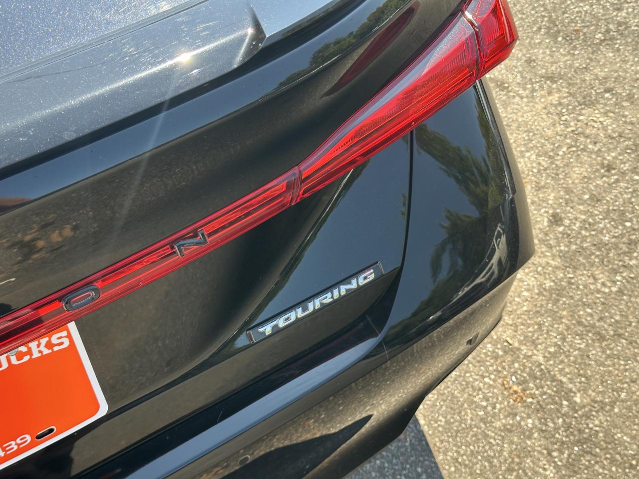 Toyota Avalon XLE 4D Sedan 2019