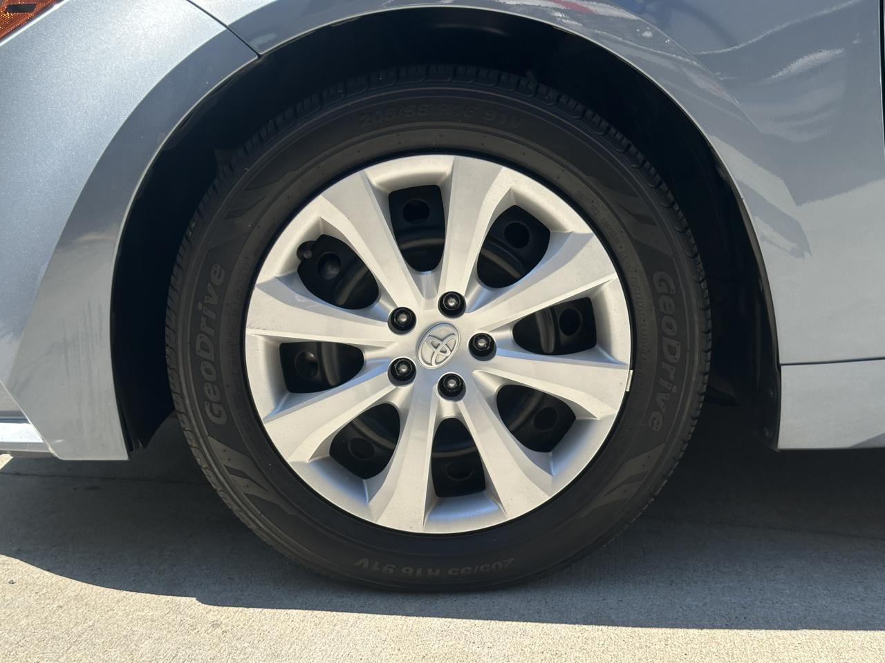 Toyota Corolla LE CVT (Natl) 2024