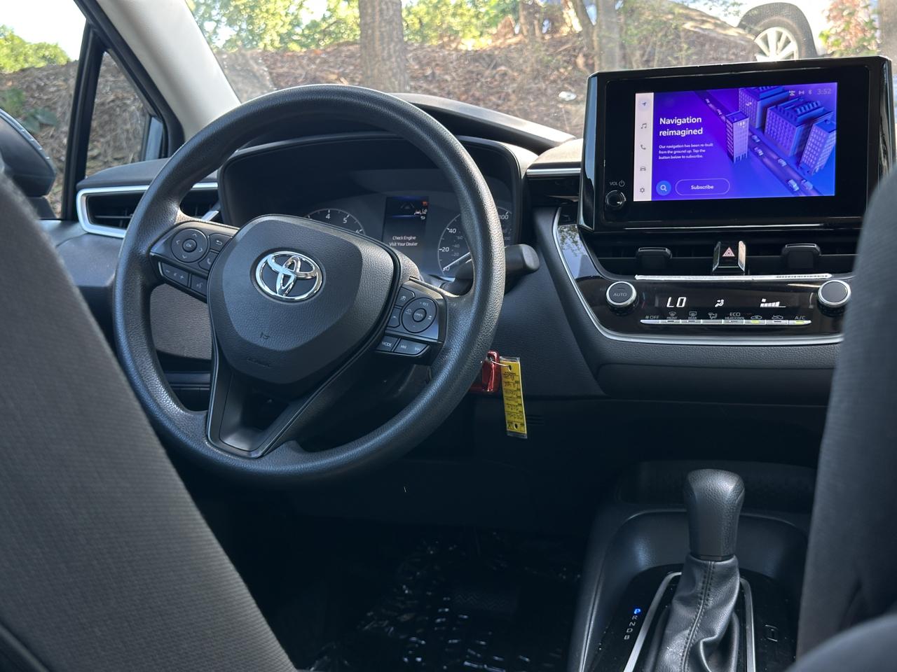 Toyota Corolla LE CVT (Natl) 2024