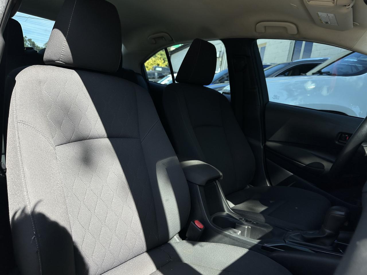 Toyota Corolla LE CVT (Natl) 2024