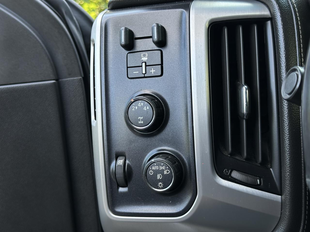 GMC Sierra 2500HD 4WD Double Cab 144.2" SLE 2015