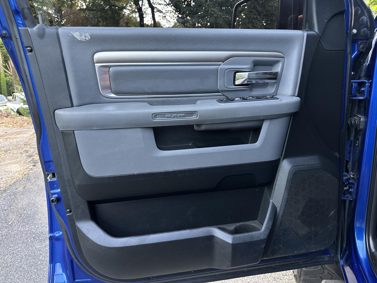 RAM 1500 SLT 4x4 Crew Cab 5'7" Box 2017