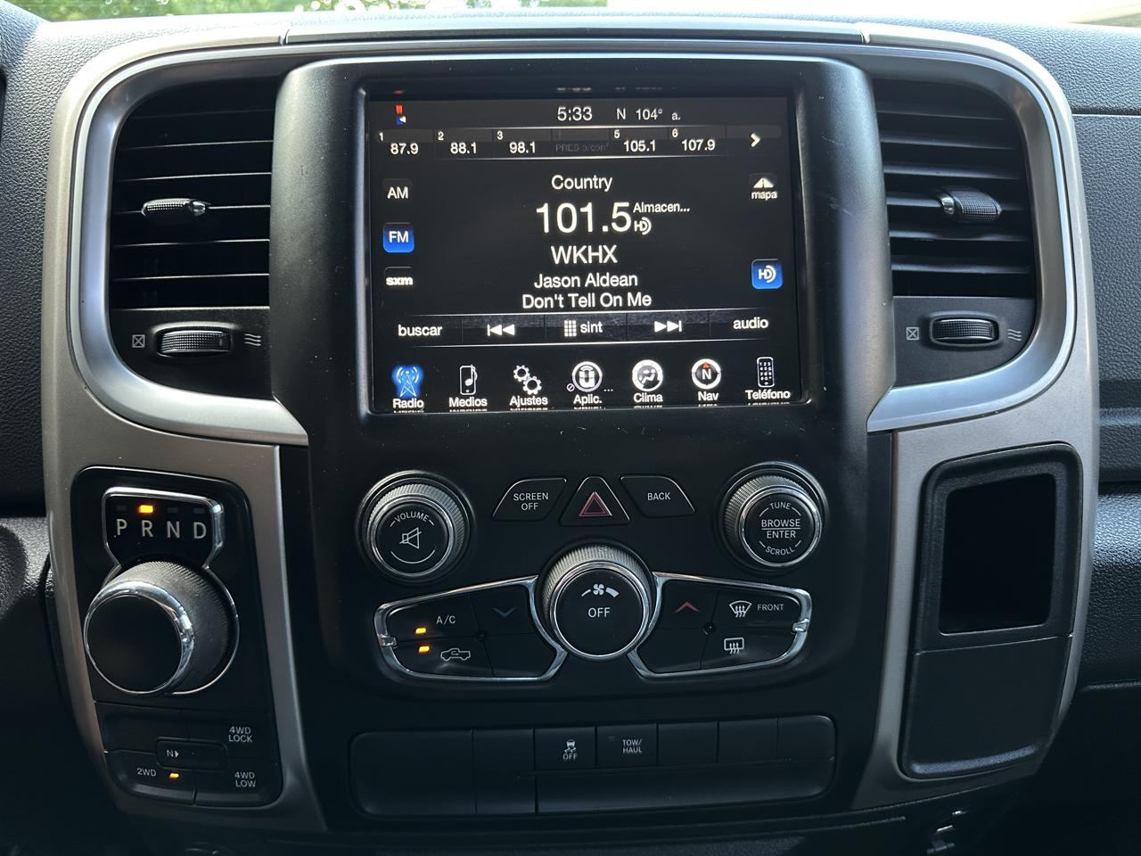 RAM 1500 SLT 4x4 Crew Cab 5'7" Box 2017