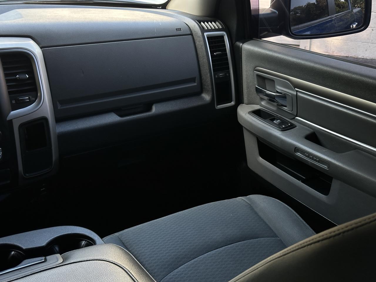 RAM 1500 SLT 4x4 Crew Cab 5'7" Box 2017