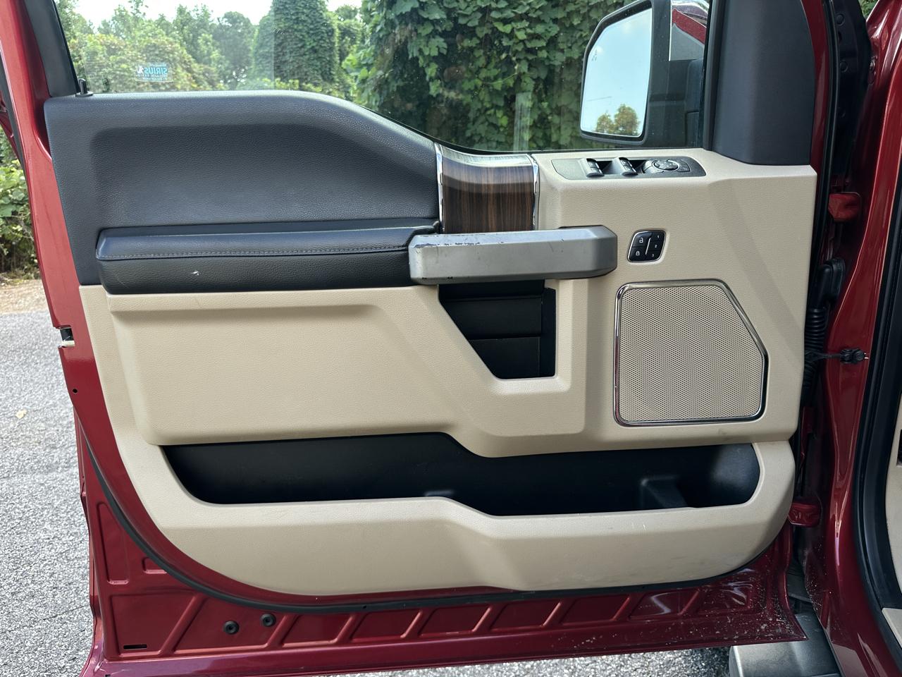 Ford F-150 Lariat SuperCrew 5.5-ft. Bed 4WD 2017