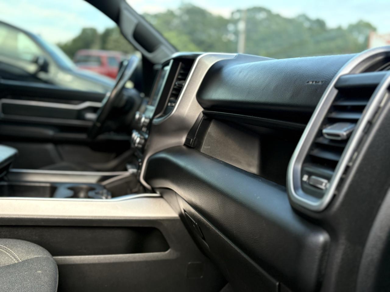 RAM 1500 Big Horn/Lone Star 4x4 Crew Cab 5'7" Box 2019