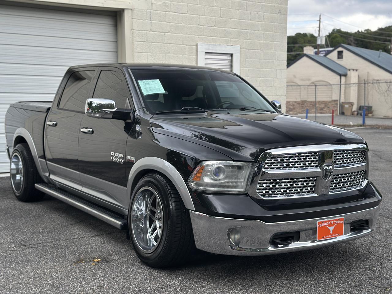 RAM 1500 4WD Crew Cab 140.5" Laramie 2015
