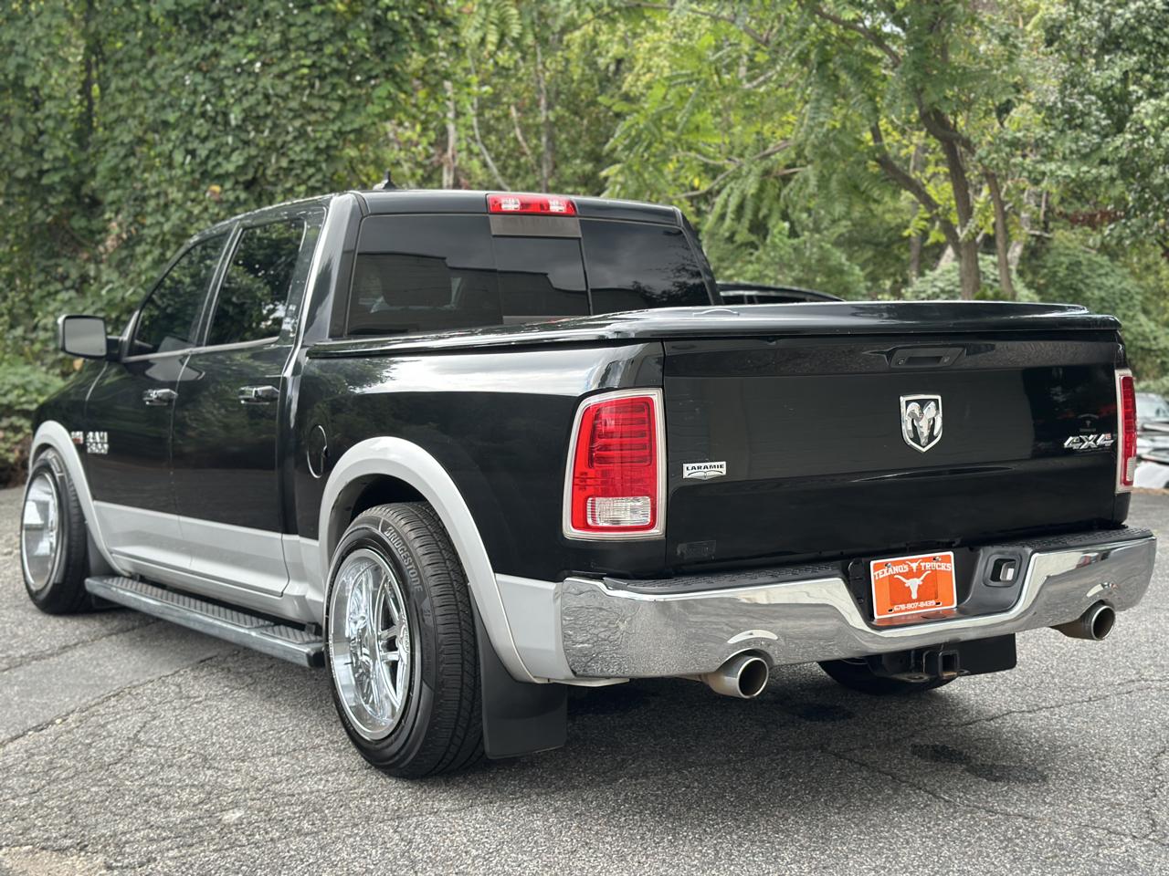 RAM 1500 4WD Crew Cab 140.5" Laramie 2015