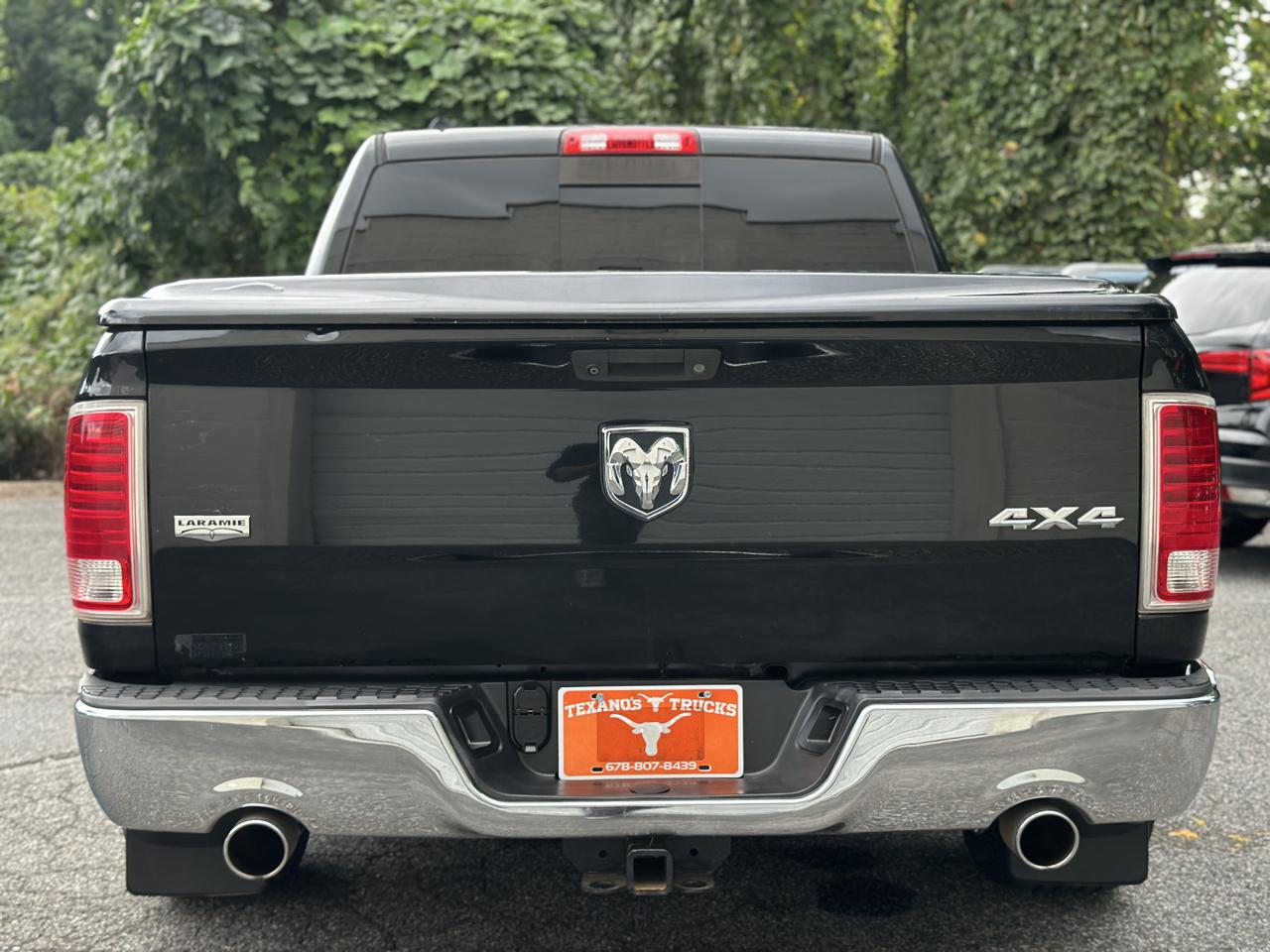 RAM 1500 4WD Crew Cab 140.5" Laramie 2015