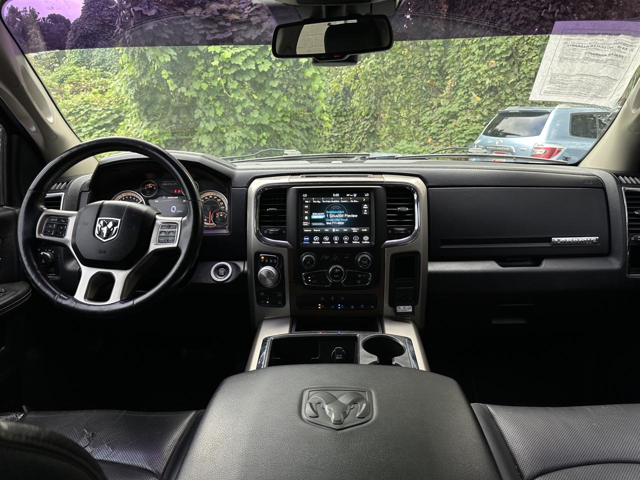 RAM 1500 4WD Crew Cab 140.5" Laramie 2015