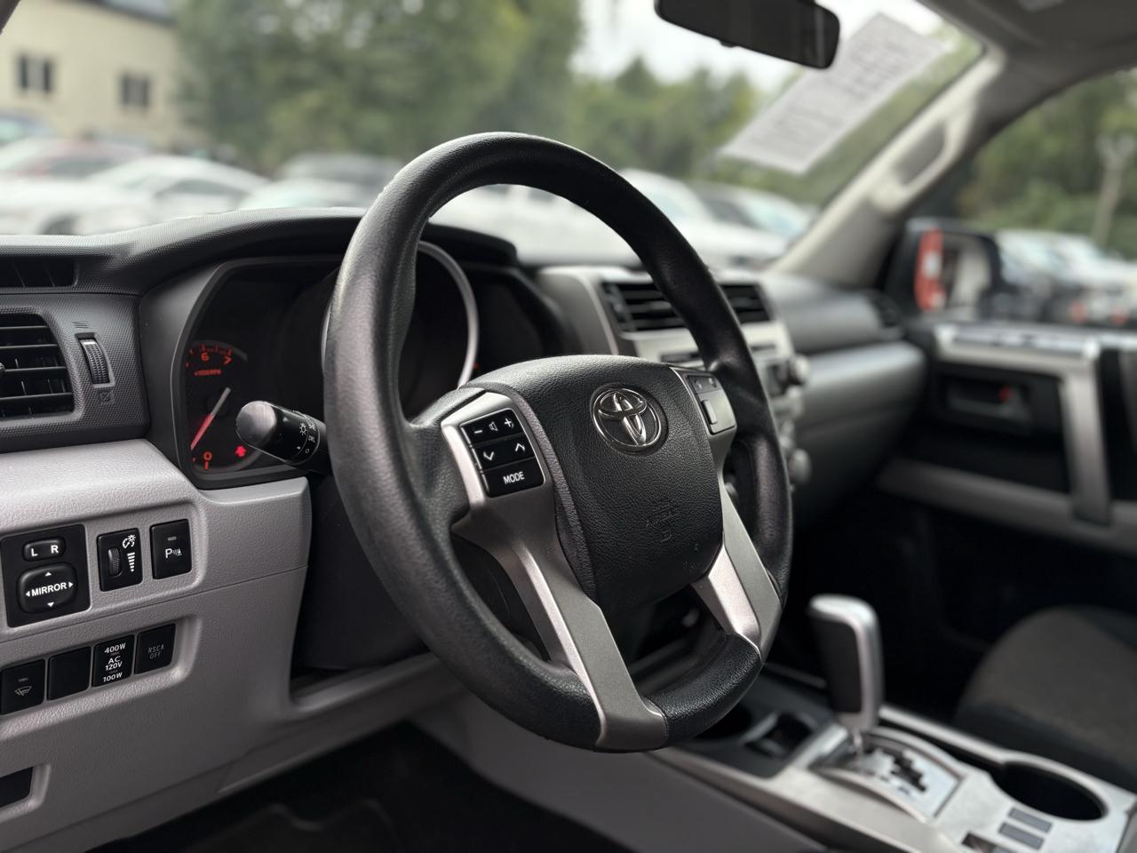 Toyota 4Runner RWD 4dr V6 Limited (Natl) 2011