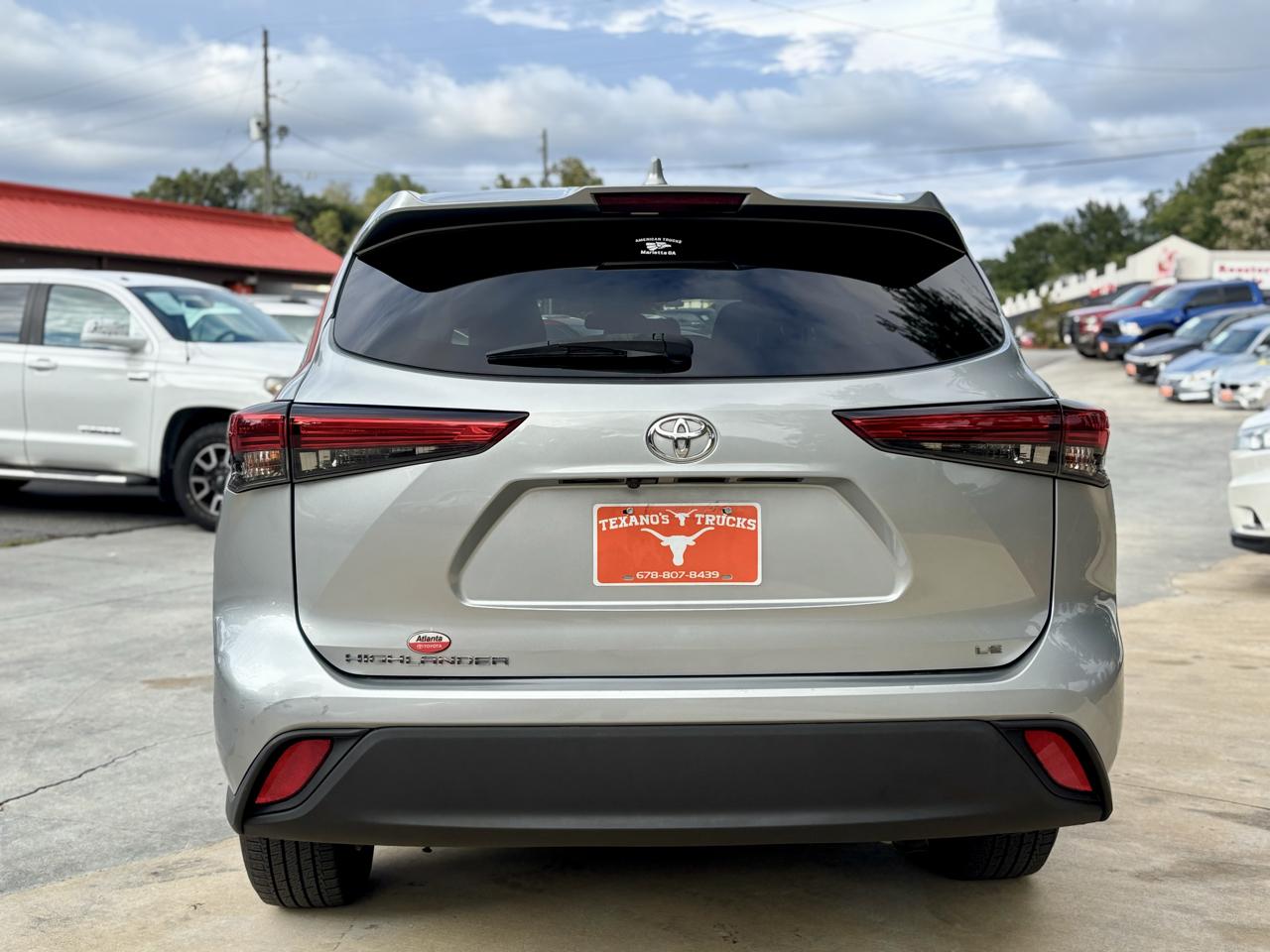 Toyota Highlander LE FWD (Natl) 2021