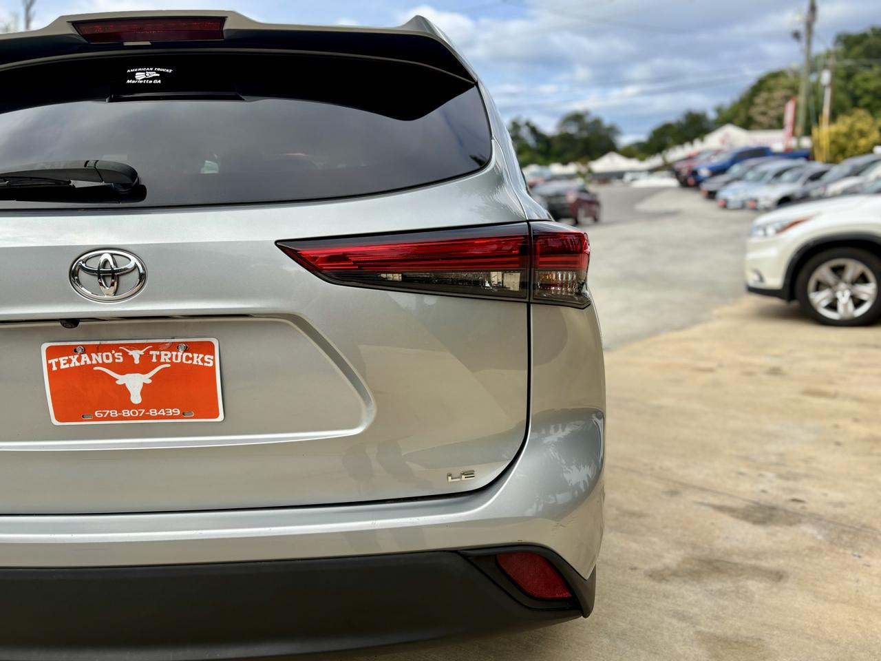 Toyota Highlander LE FWD (Natl) 2021