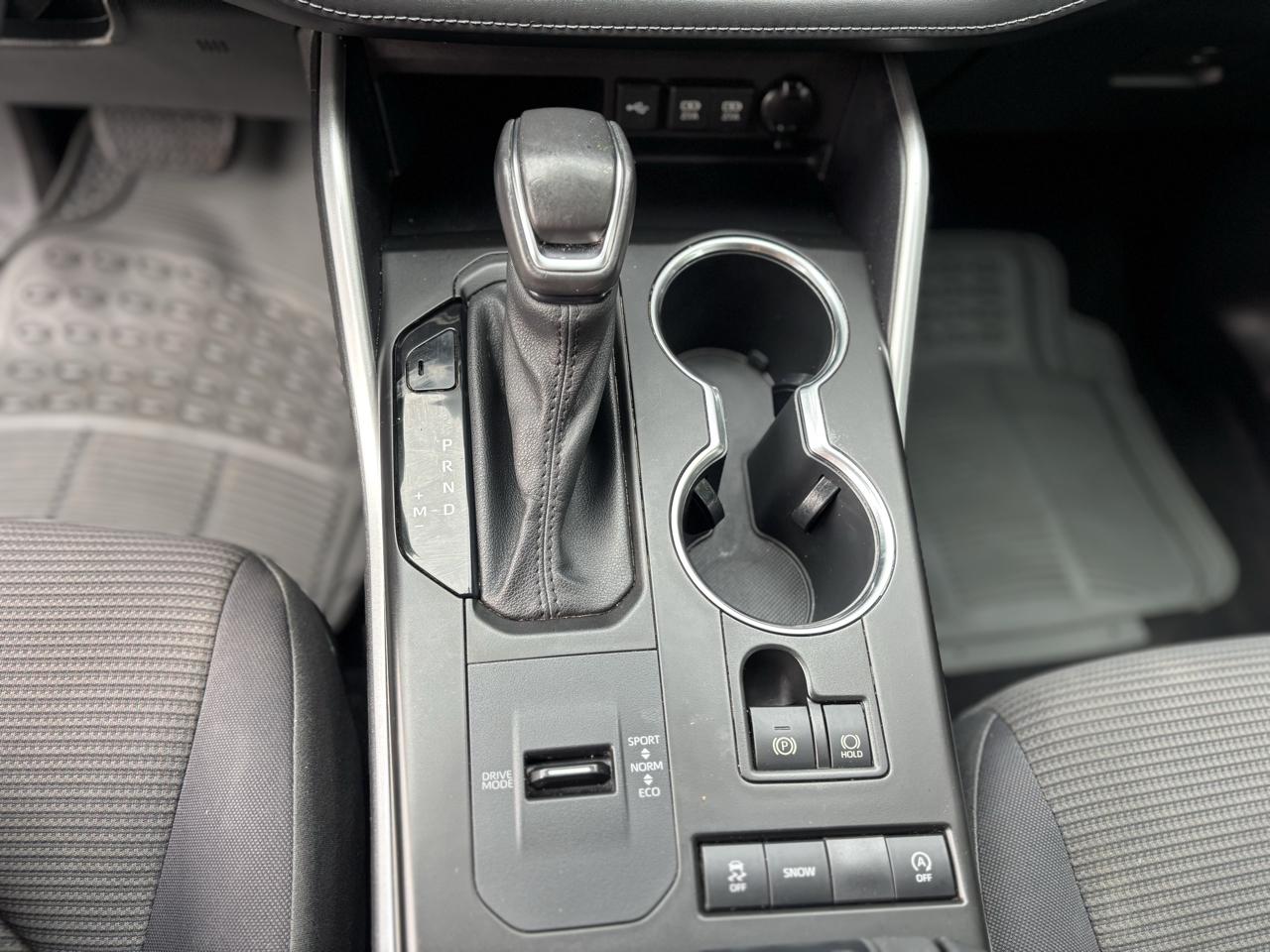 Toyota Highlander LE FWD (Natl) 2021