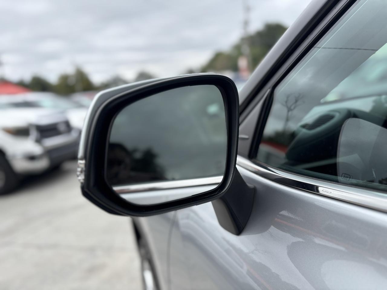 Toyota Highlander LE FWD (Natl) 2021