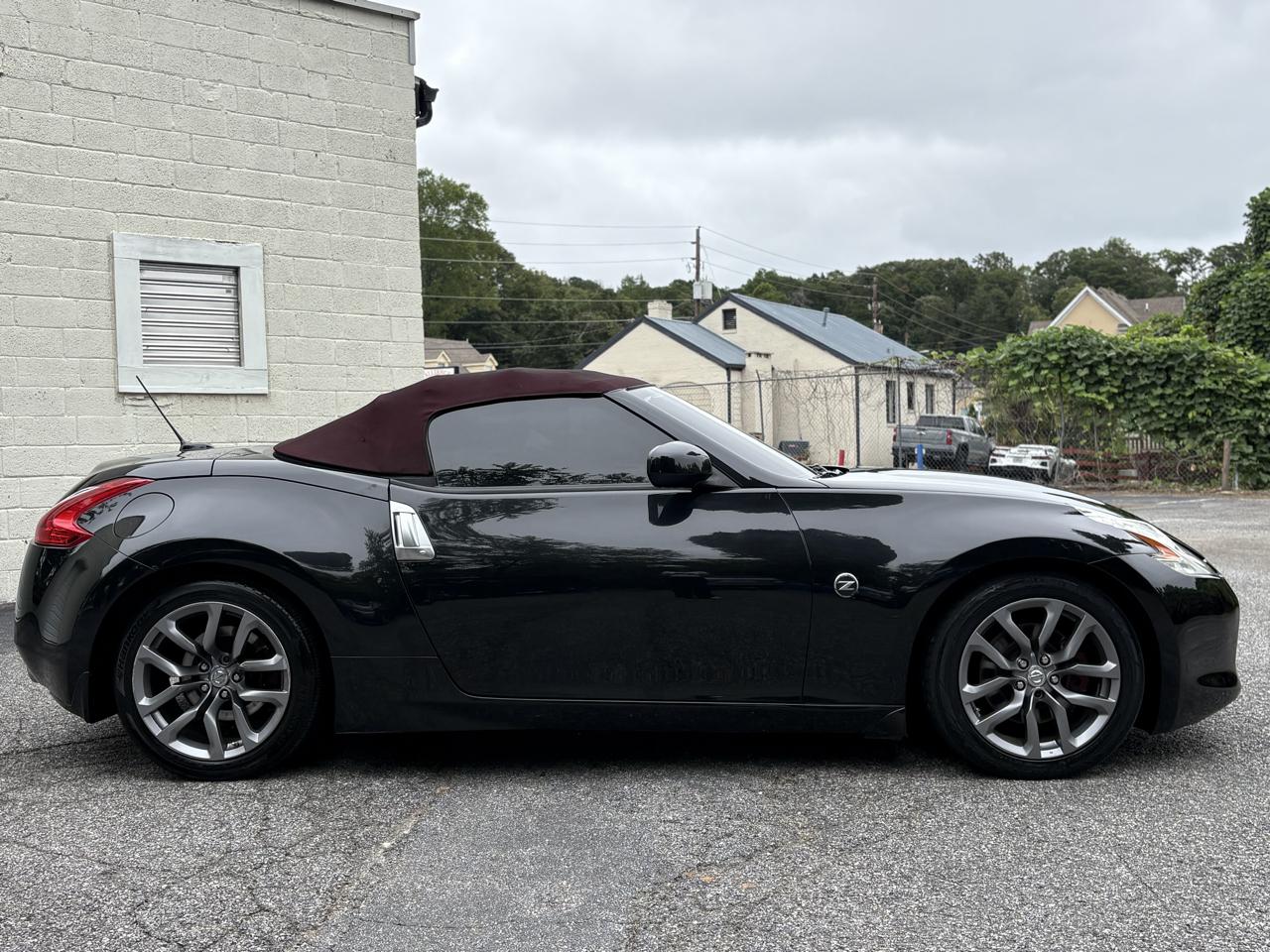 Nissan 370Z 2dr Roadster Auto Touring 2010