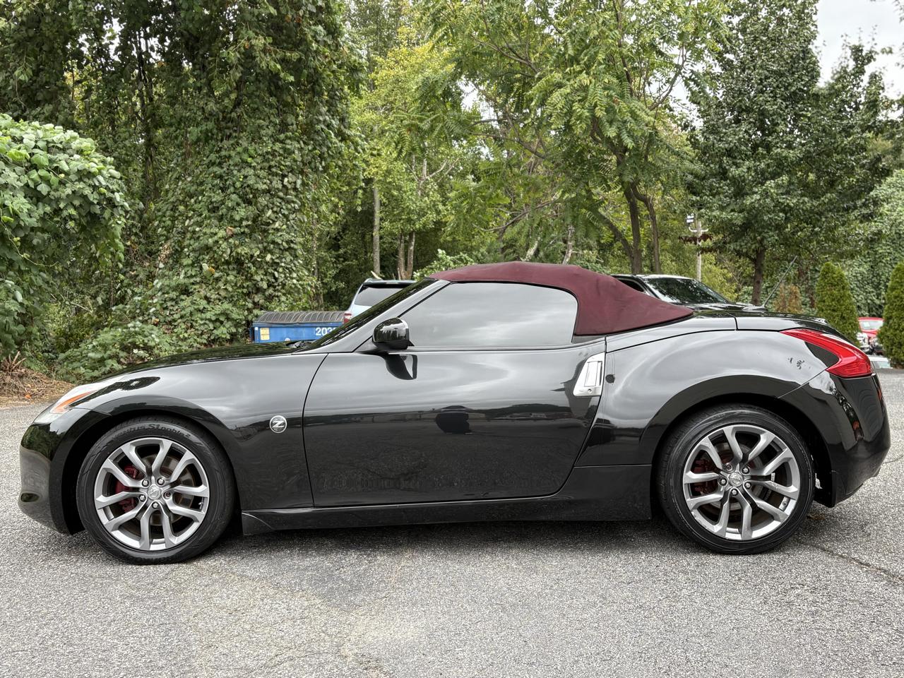 Nissan 370Z 2dr Roadster Auto Touring 2010