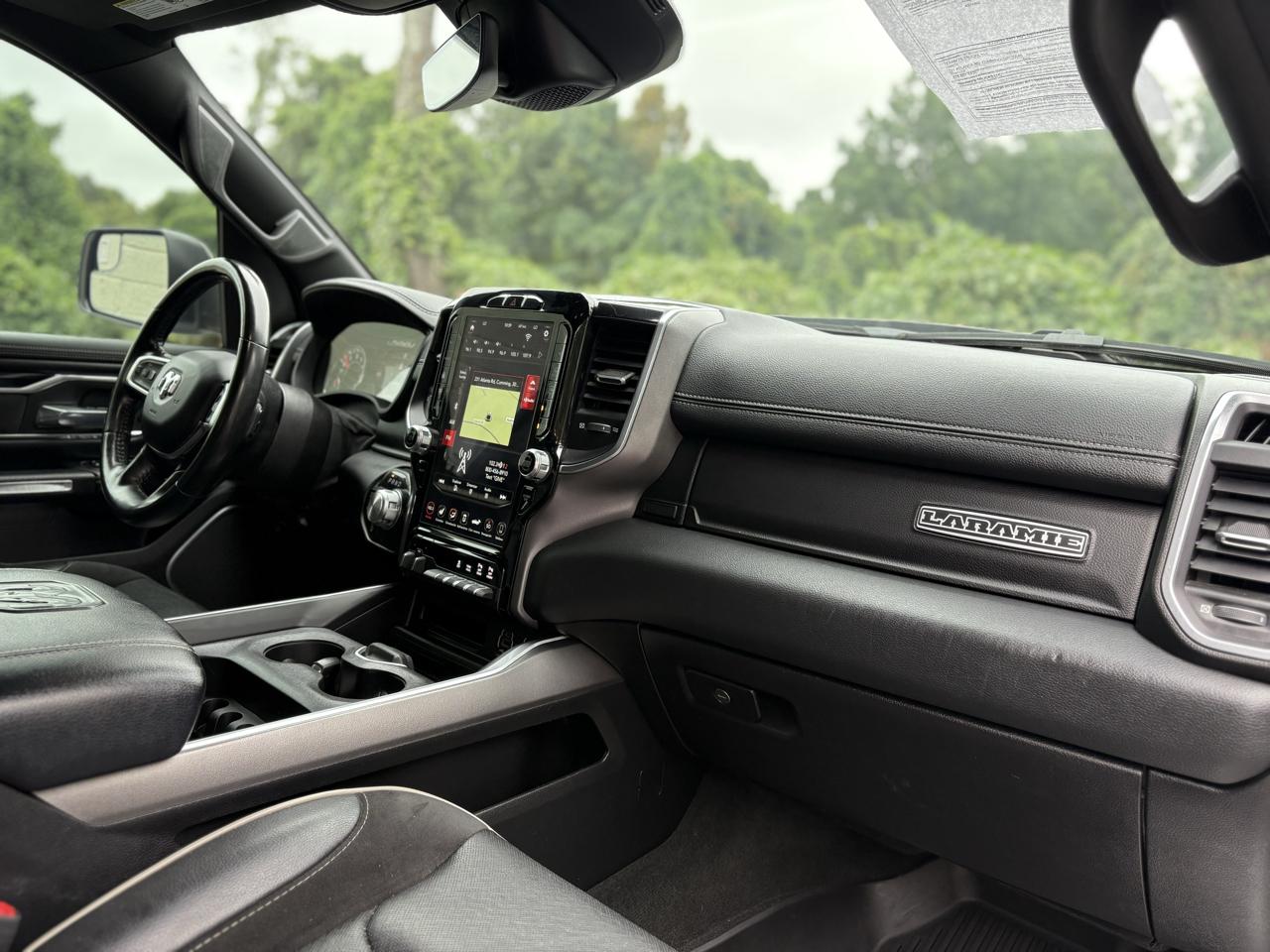 RAM 1500 Laramie 4x4 Crew Cab 5'7" Box 2021