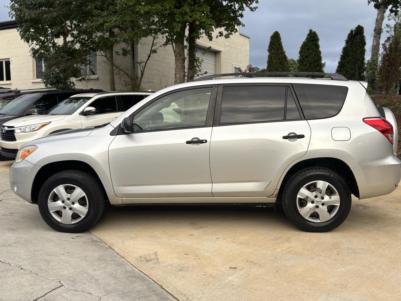 Toyota RAV4 2WD 4dr 4-cyl (Natl) 2007