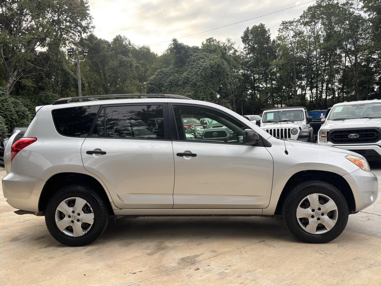 Toyota RAV4 2WD 4dr 4-cyl (Natl) 2007