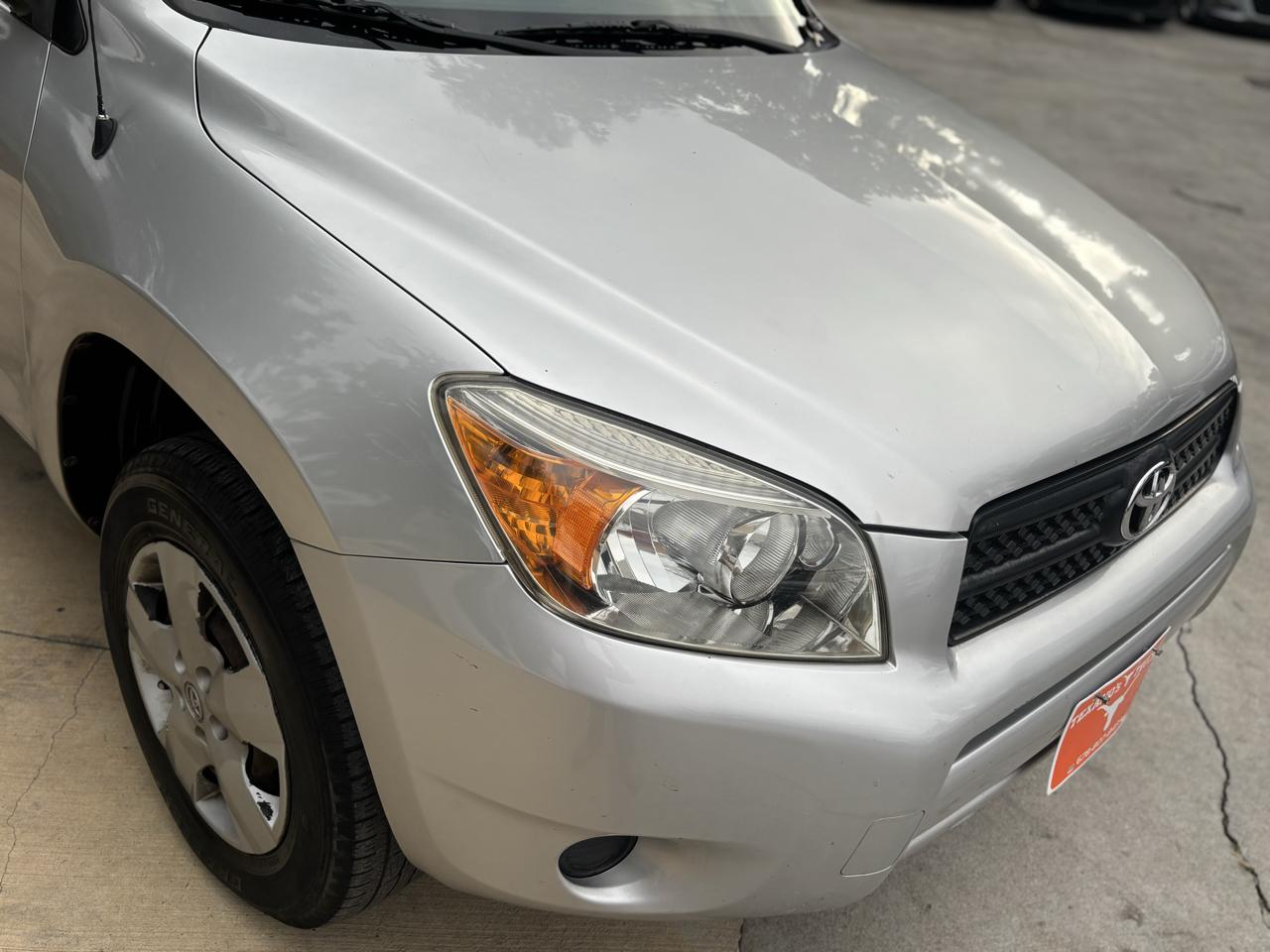 Toyota RAV4 2WD 4dr 4-cyl (Natl) 2007