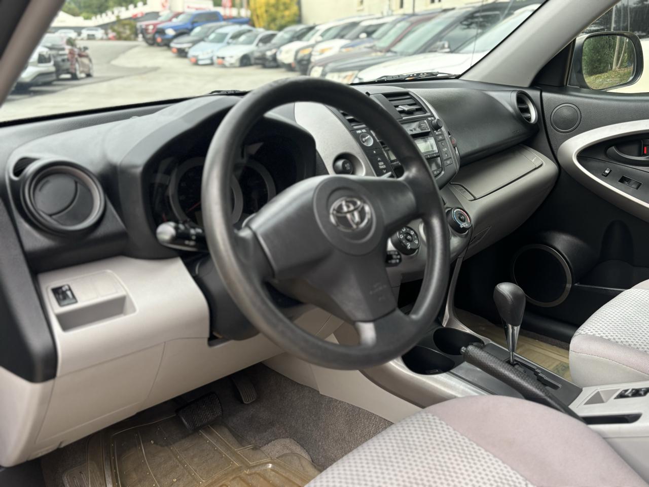 Toyota RAV4 2WD 4dr 4-cyl (Natl) 2007