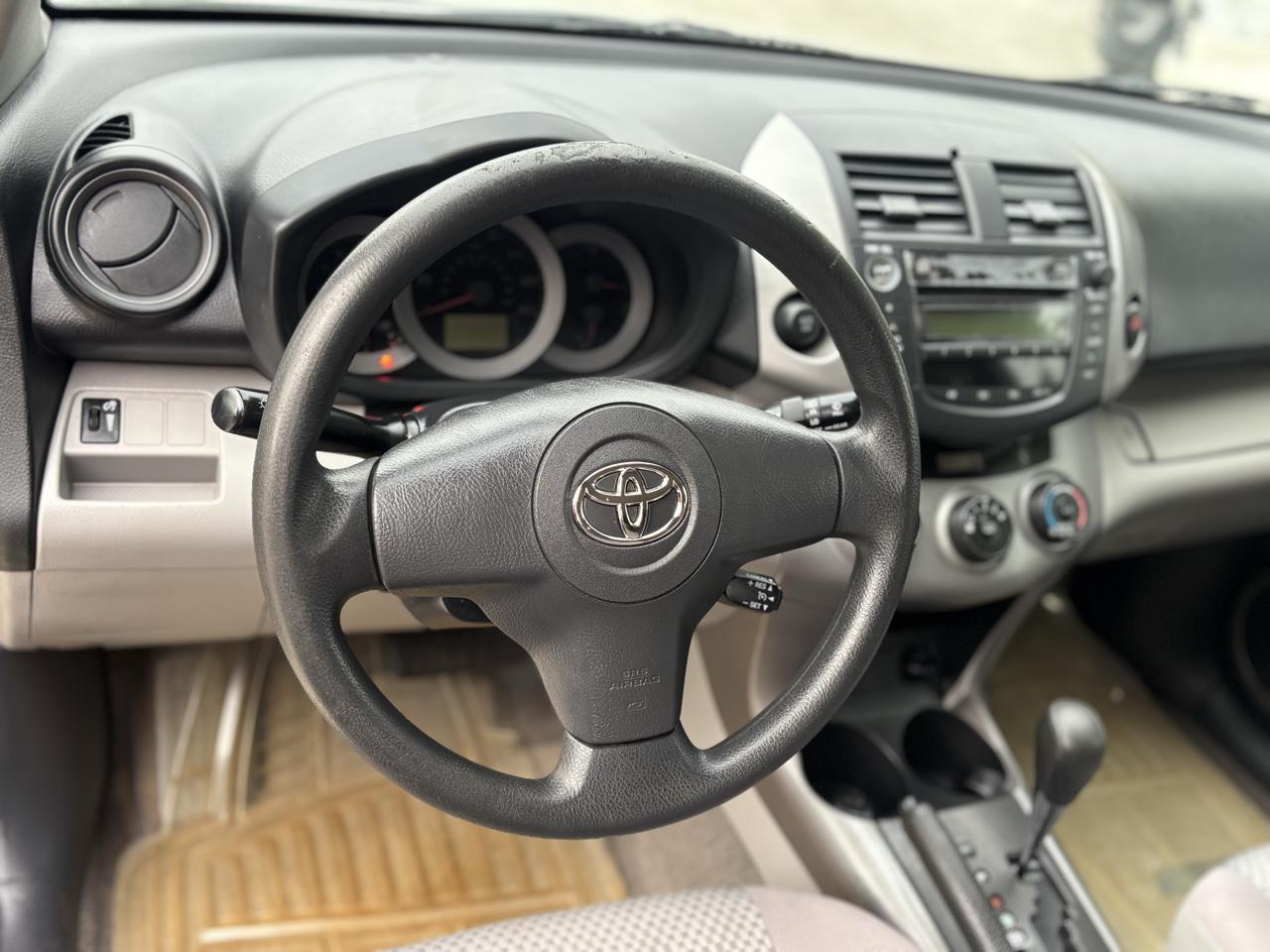 Toyota RAV4 2WD 4dr 4-cyl (Natl) 2007