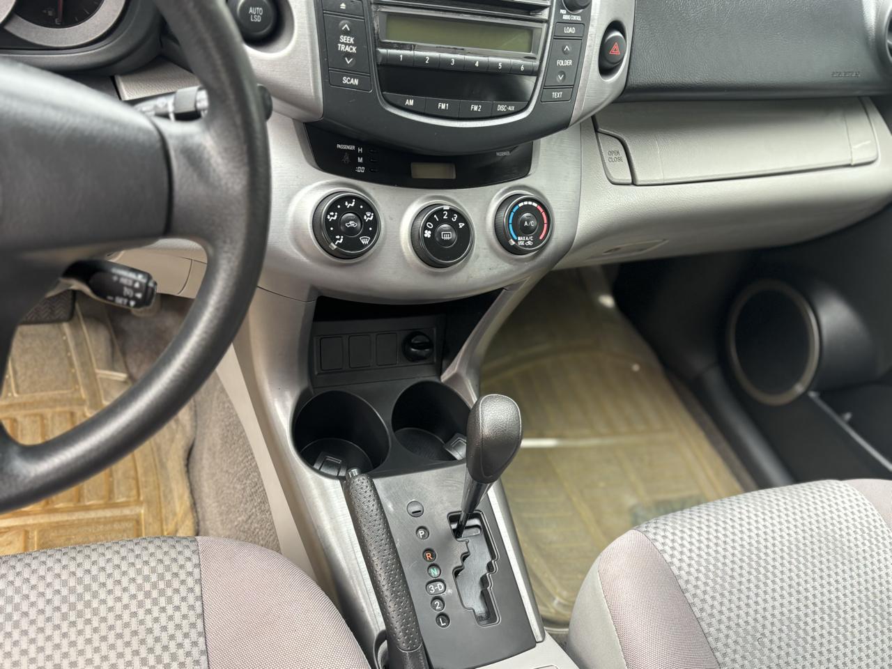 Toyota RAV4 2WD 4dr 4-cyl (Natl) 2007