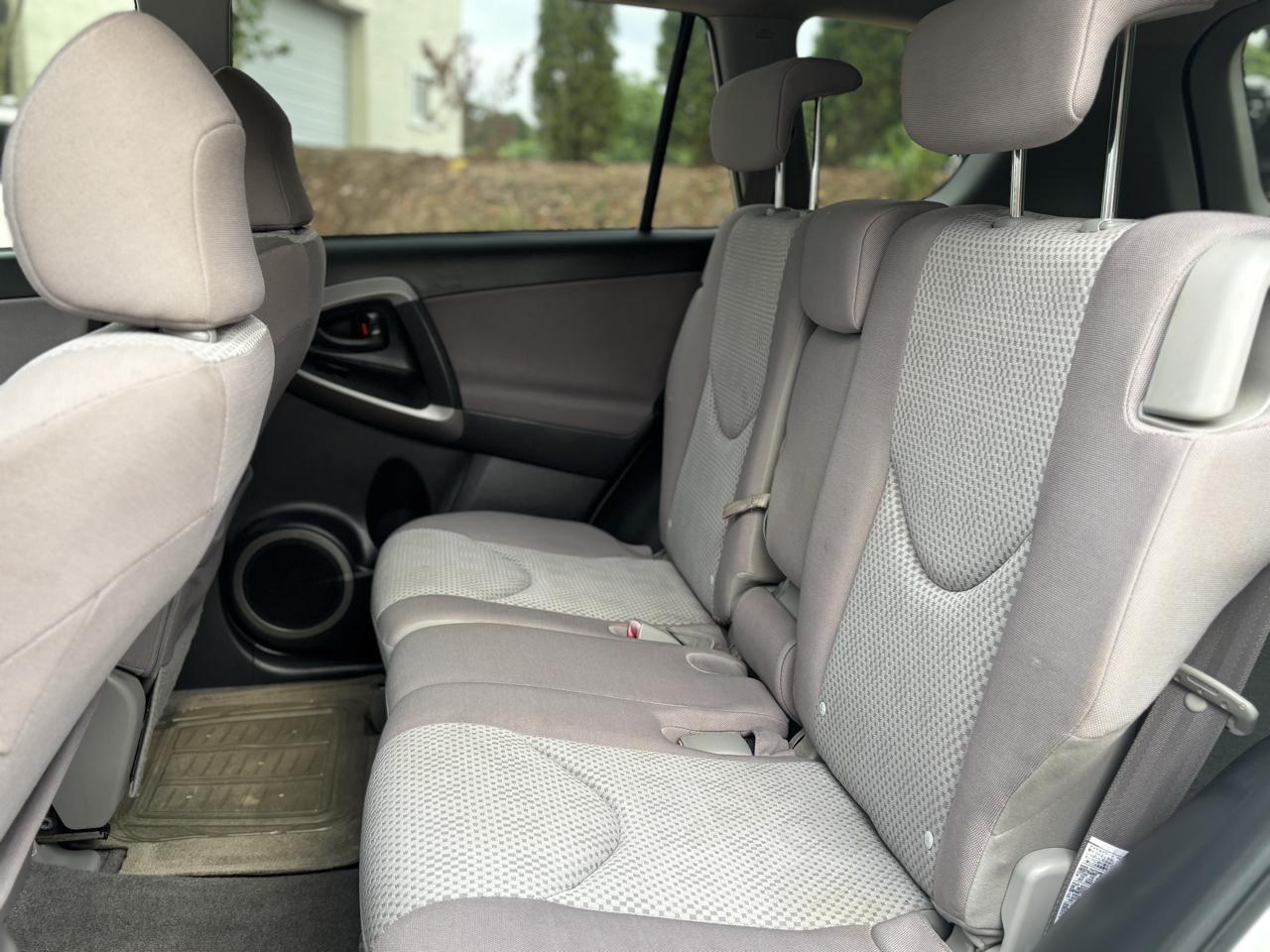 Toyota RAV4 2WD 4dr 4-cyl (Natl) 2007