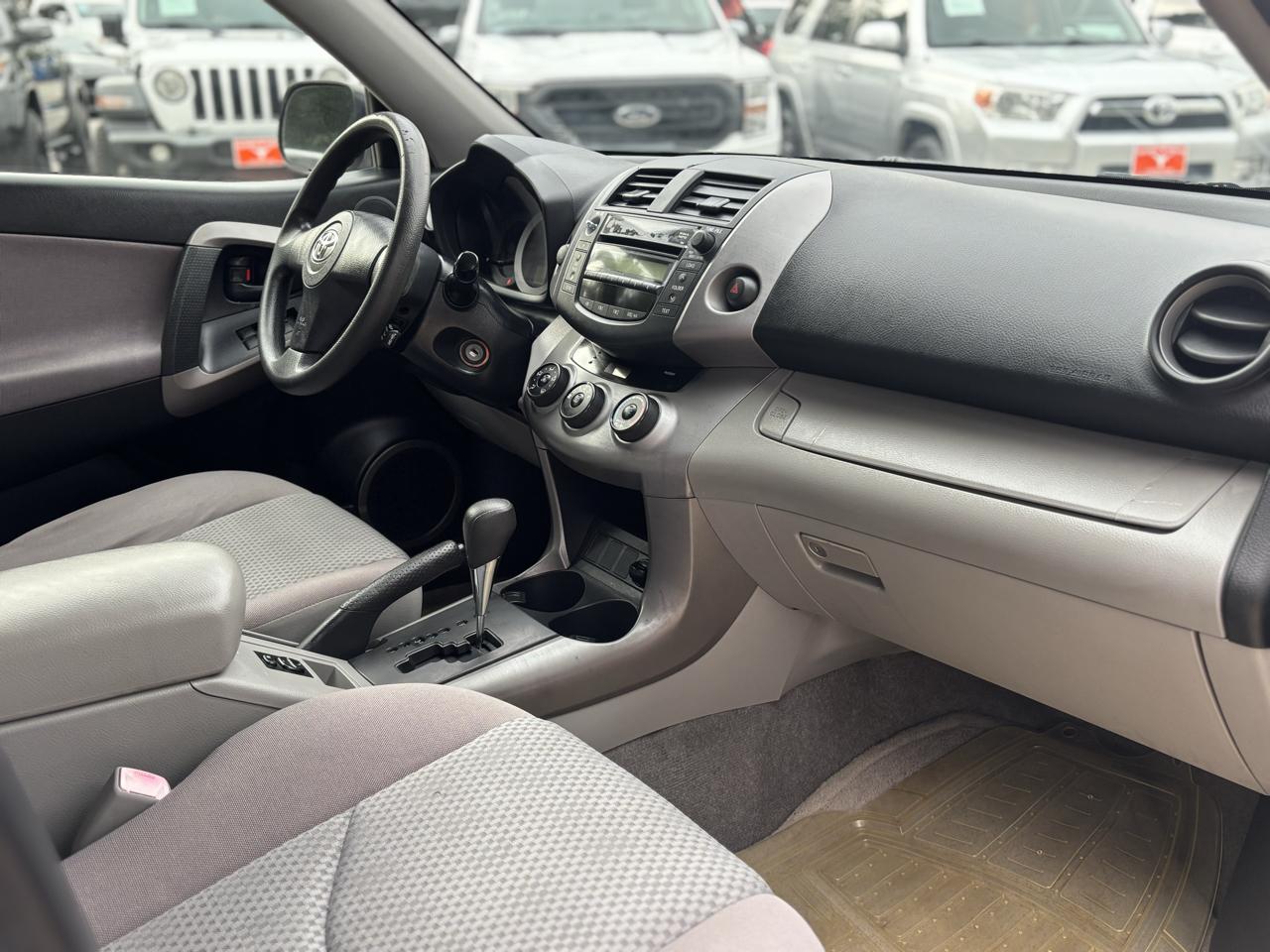 Toyota RAV4 2WD 4dr 4-cyl (Natl) 2007