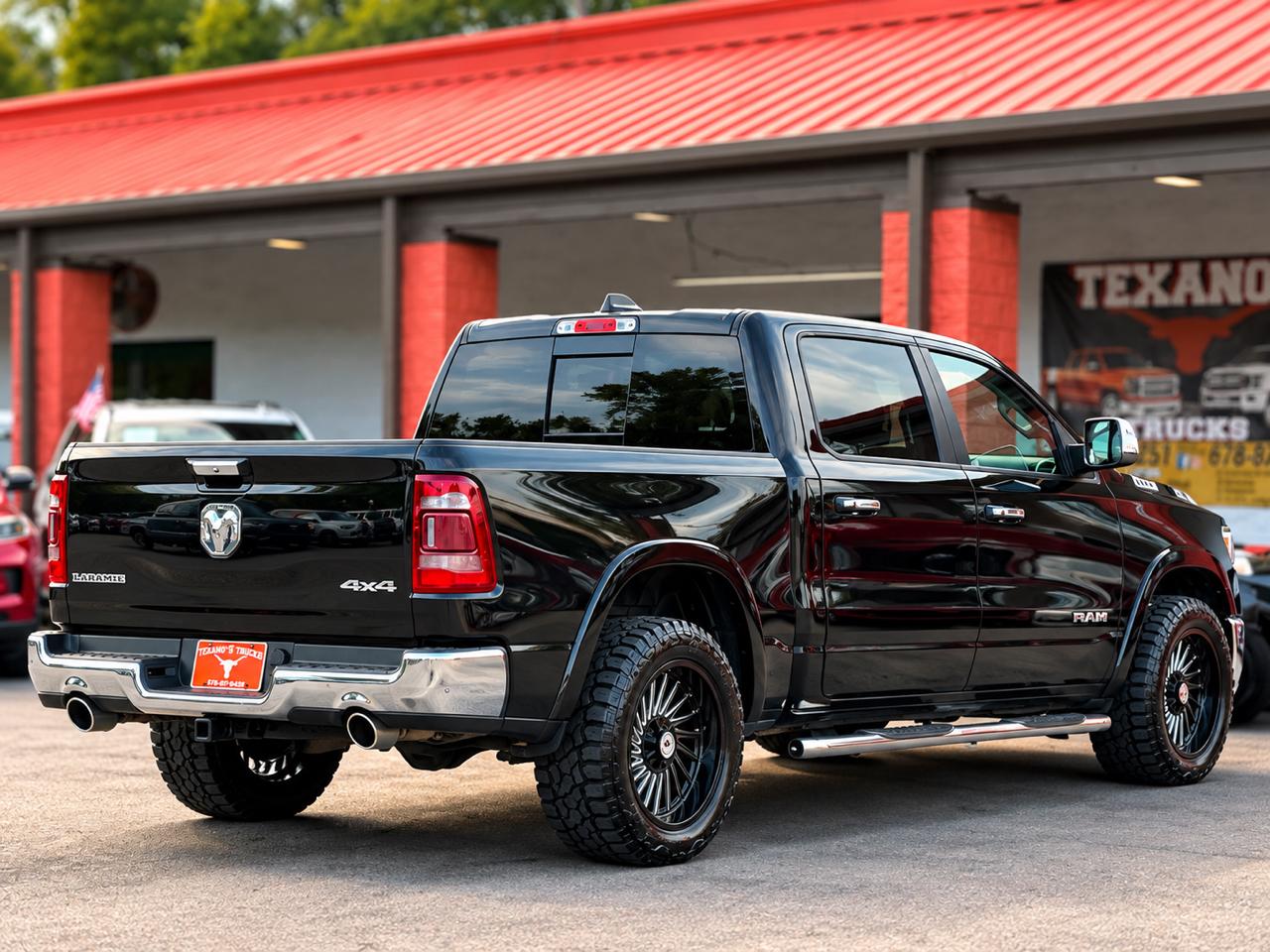 RAM 1500 Laramie 4x4 Crew Cab 5'7" Box 2019
