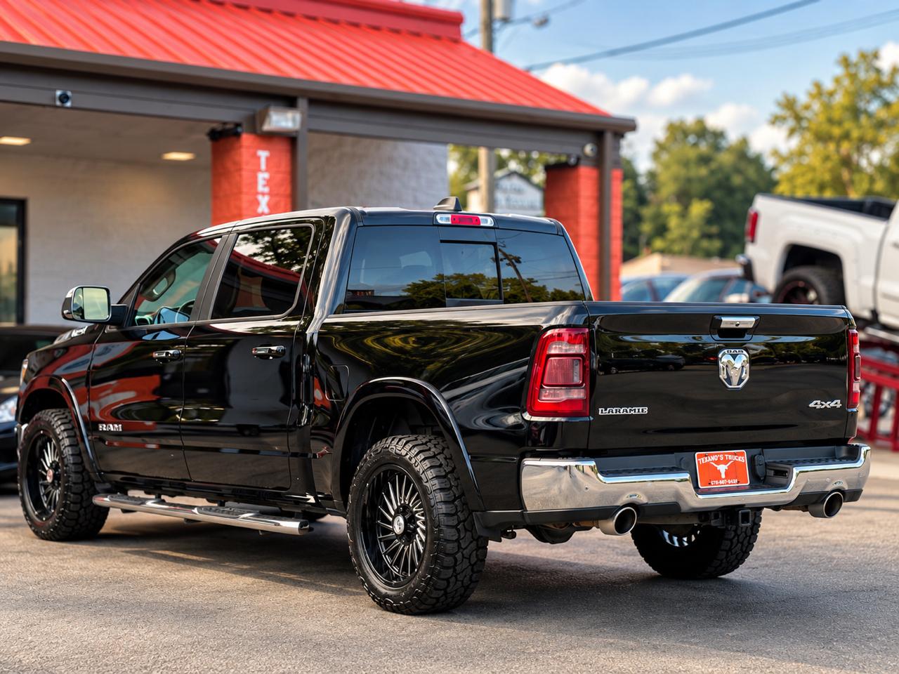 RAM 1500 Laramie 4x4 Crew Cab 5'7" Box 2019