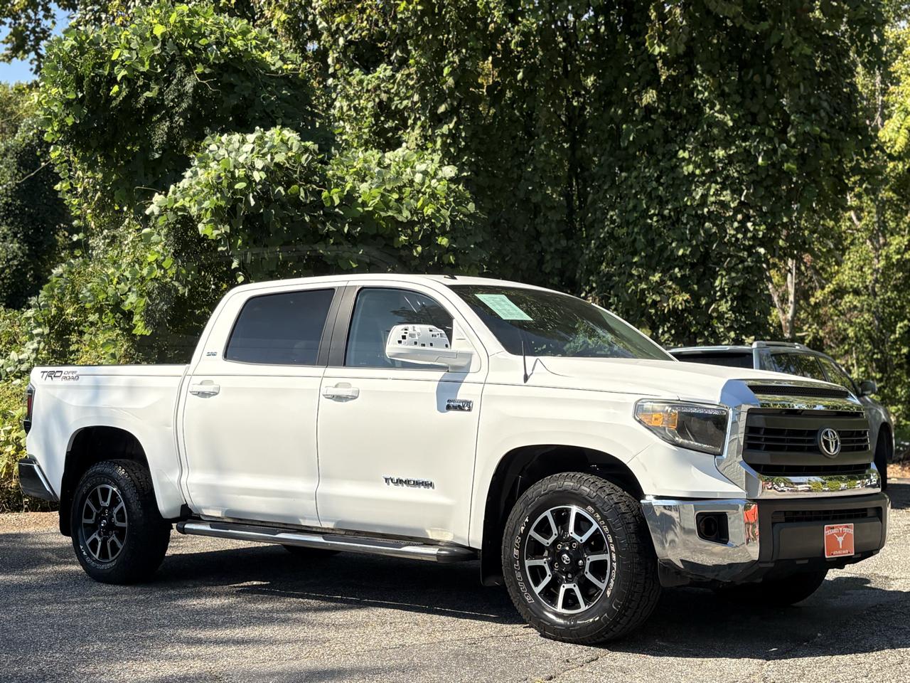 Toyota Tundra 2WD Truck CrewMax 5.7L V8 6-Spd AT SR5 (Natl) 2014
