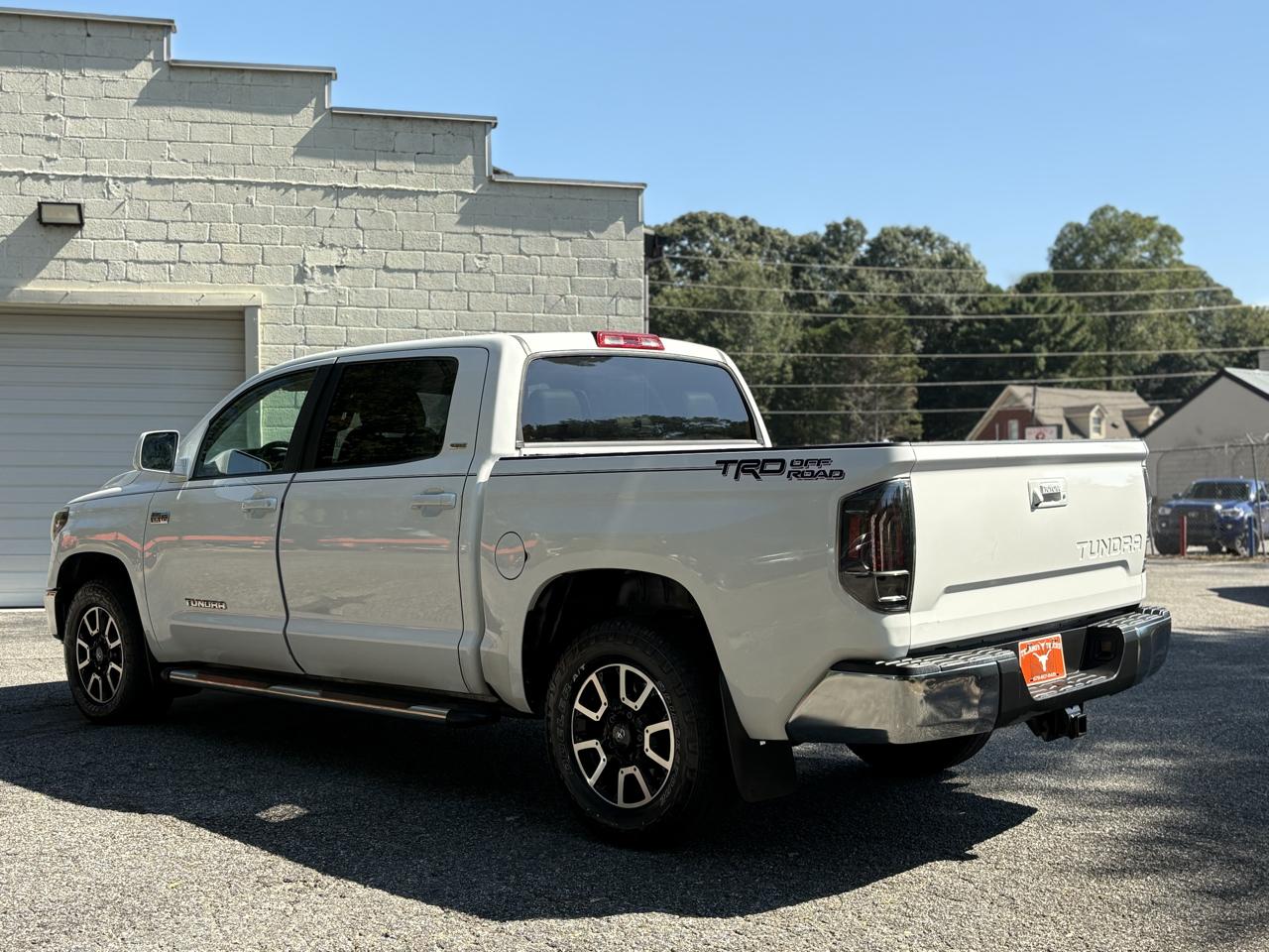 Toyota Tundra 2WD Truck CrewMax 5.7L V8 6-Spd AT SR5 (Natl) 2014