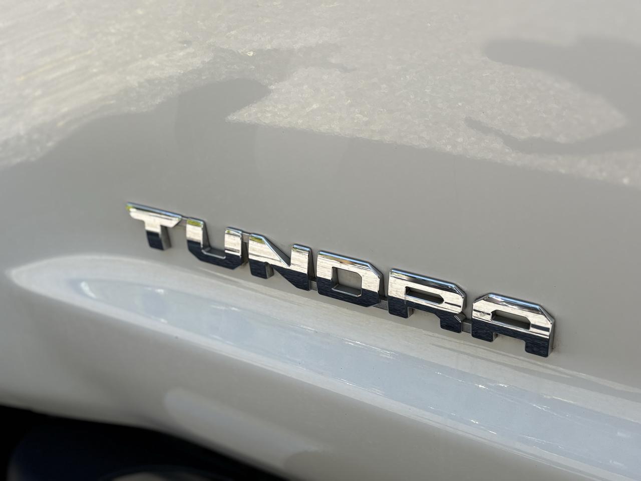 Toyota Tundra 2WD Truck CrewMax 5.7L V8 6-Spd AT SR5 (Natl) 2014