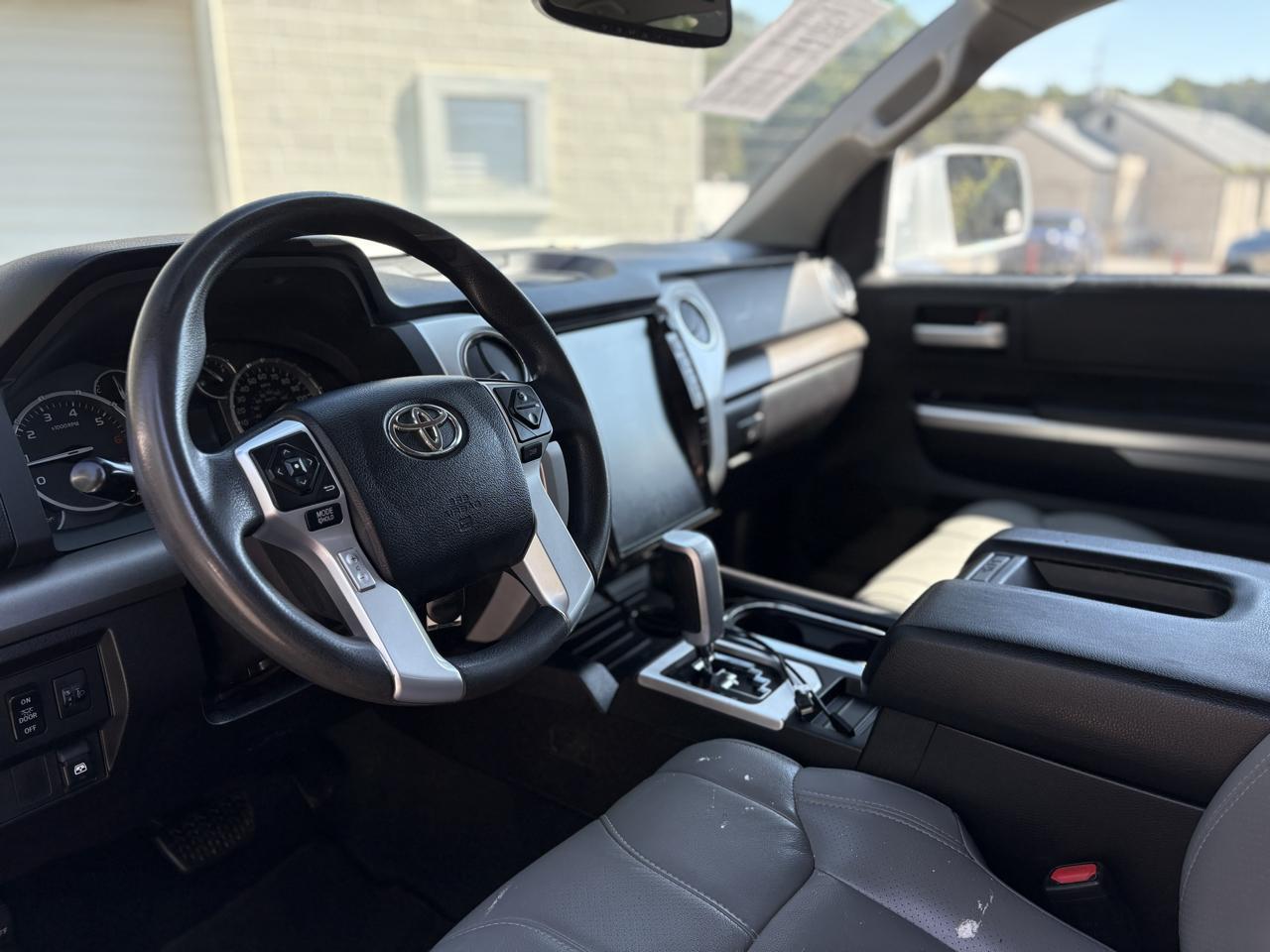 Toyota Tundra 2WD Truck CrewMax 5.7L V8 6-Spd AT SR5 (Natl) 2014