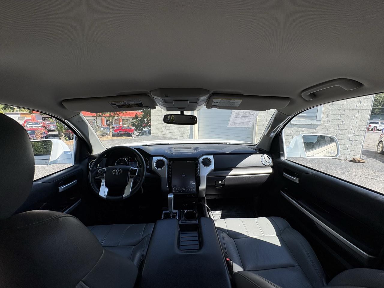Toyota Tundra 2WD Truck CrewMax 5.7L V8 6-Spd AT SR5 (Natl) 2014