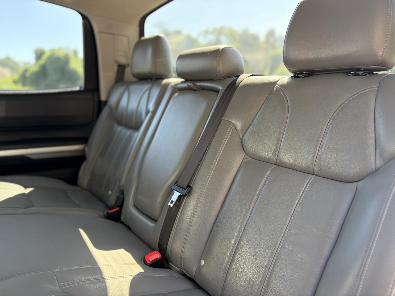Toyota Tundra 2WD Truck CrewMax 5.7L V8 6-Spd AT SR5 (Natl) 2014