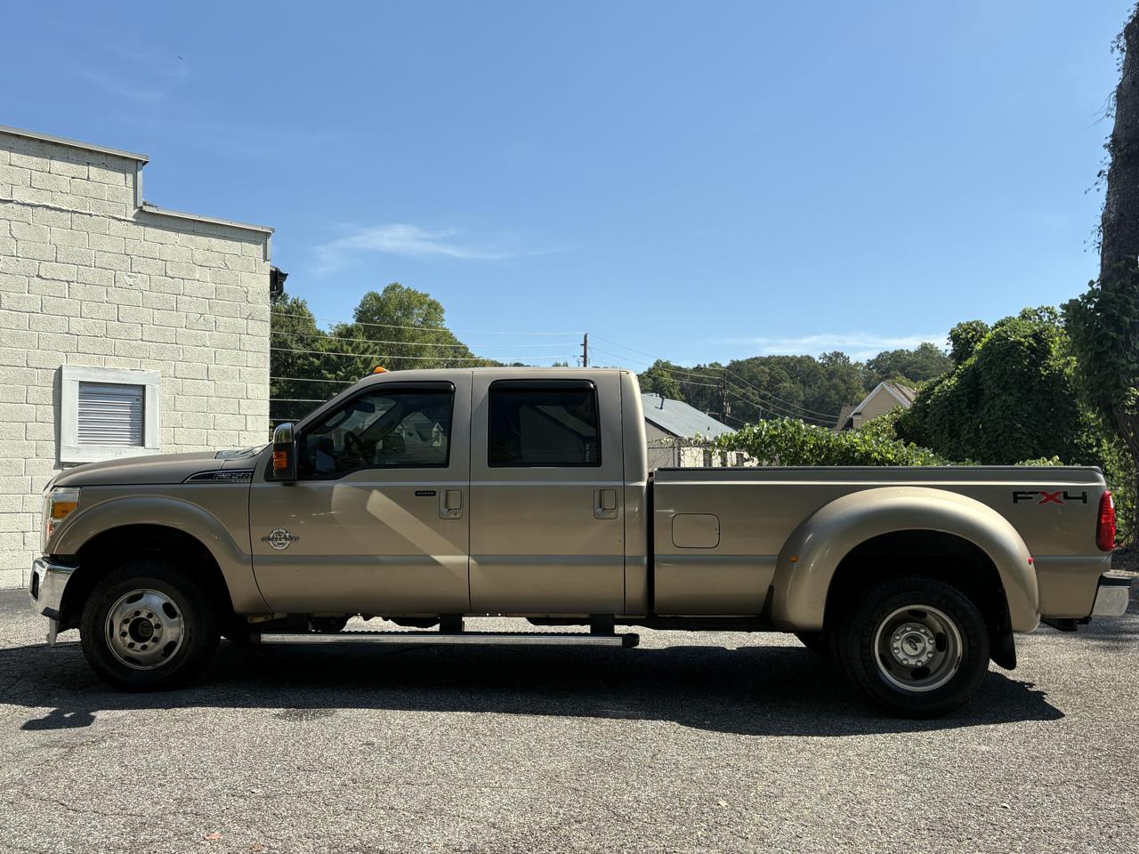 Ford Super Duty F-350 DRW 4WD Crew Cab 172" King Ranch 2011