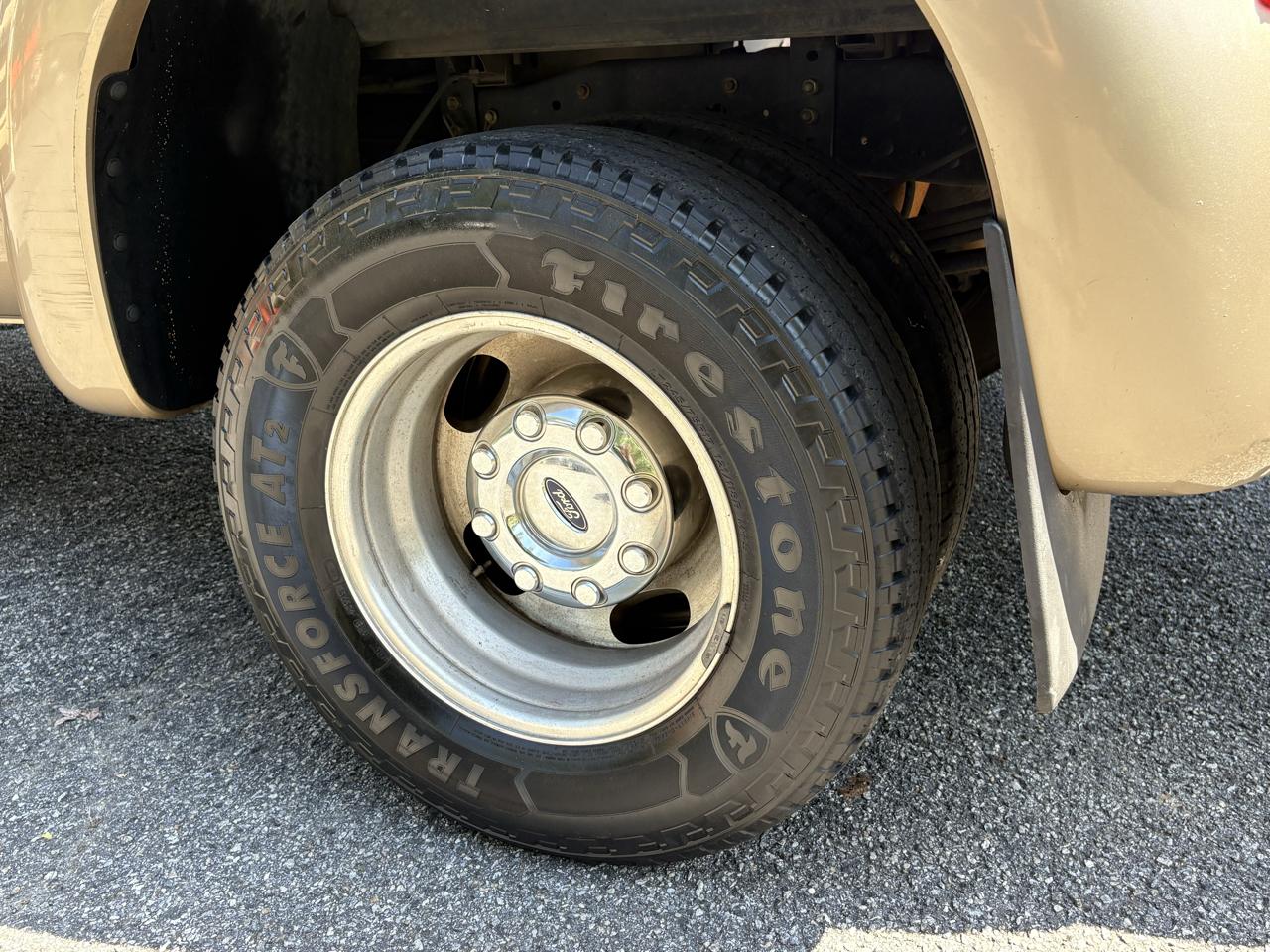 Ford Super Duty F-350 DRW 4WD Crew Cab 172" King Ranch 2011