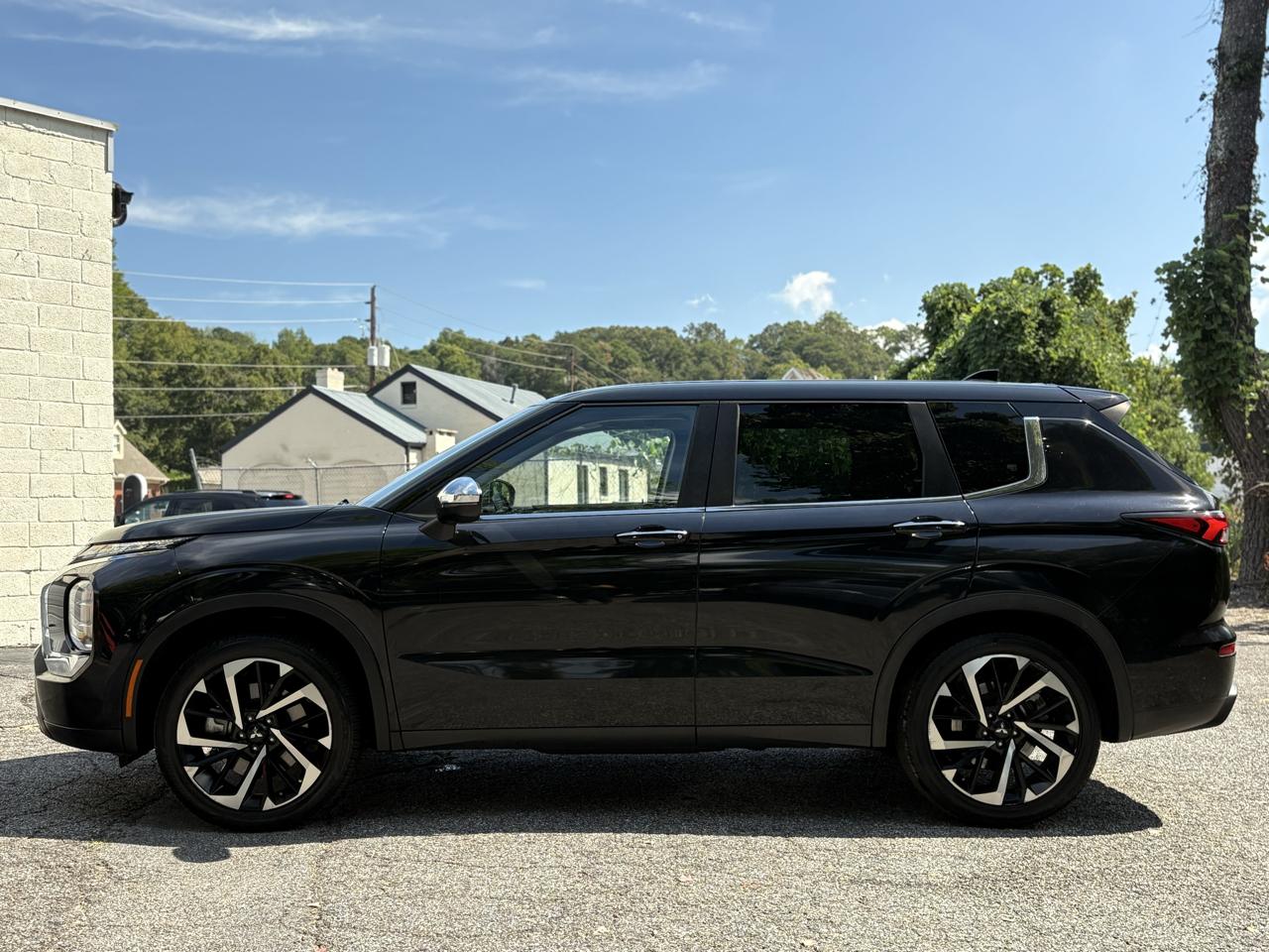 Mitsubishi Outlander ES FWD 2022