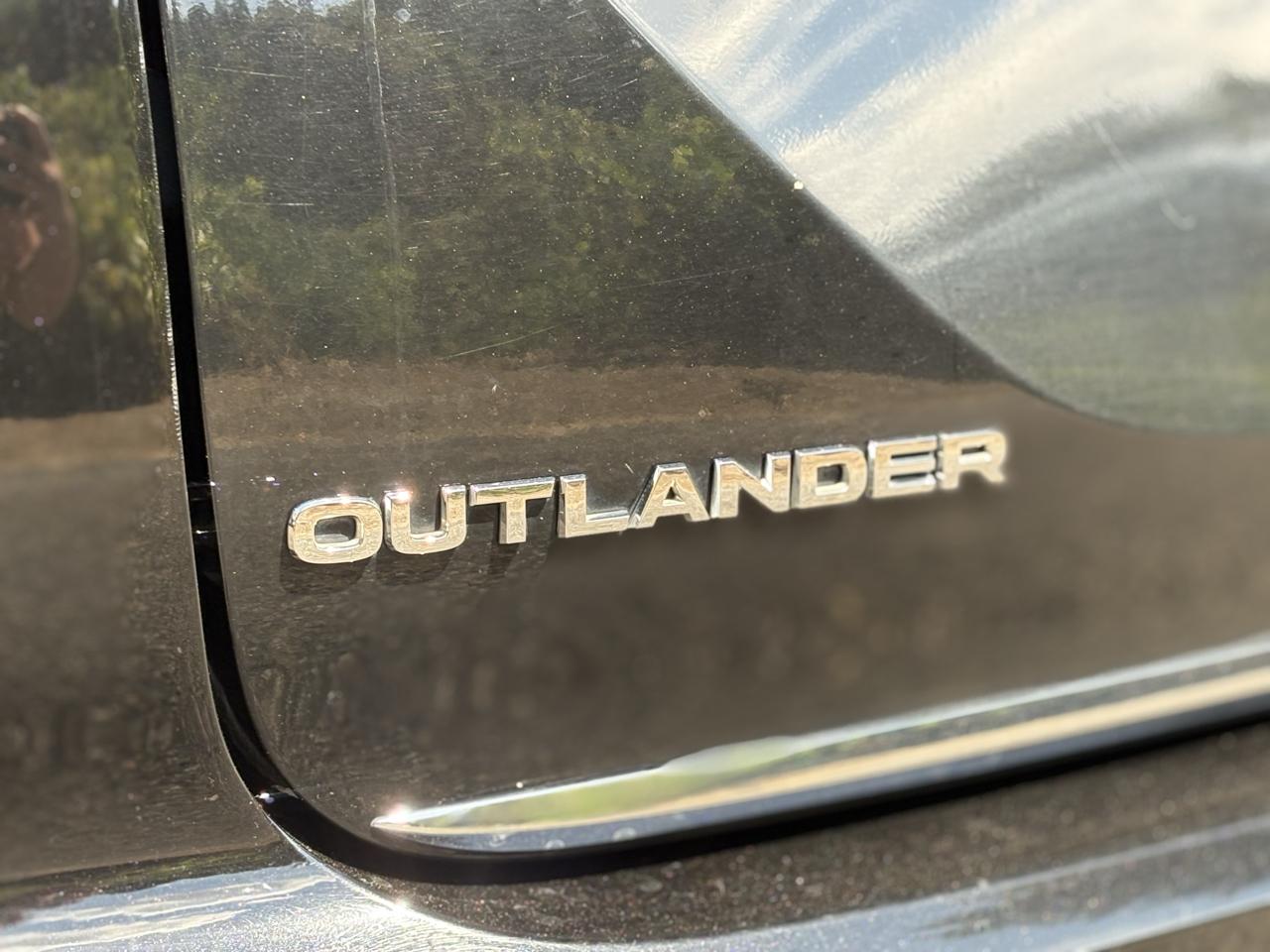 Mitsubishi Outlander ES FWD 2022