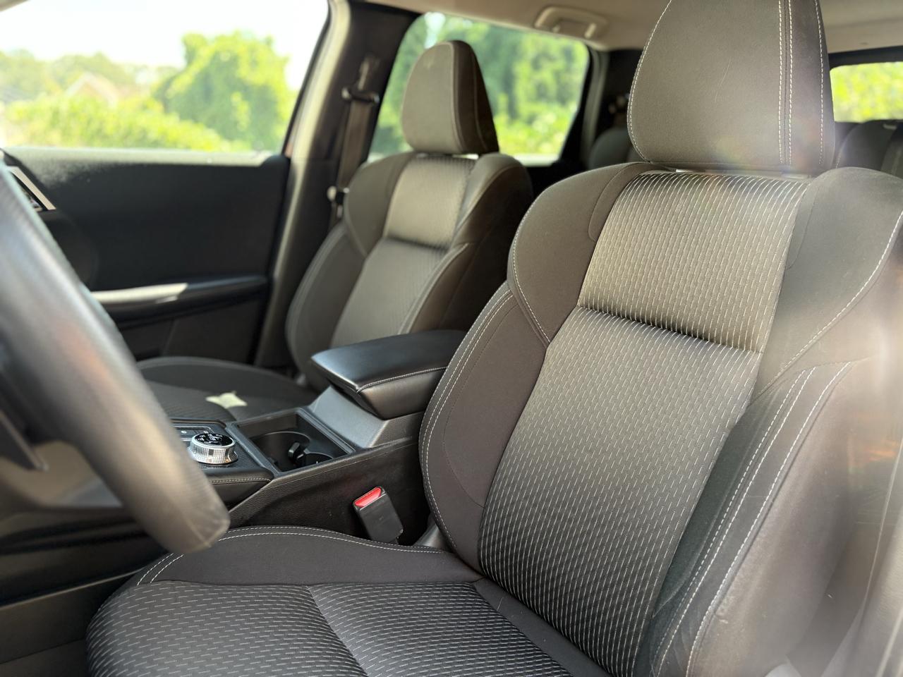 Mitsubishi Outlander ES FWD 2022