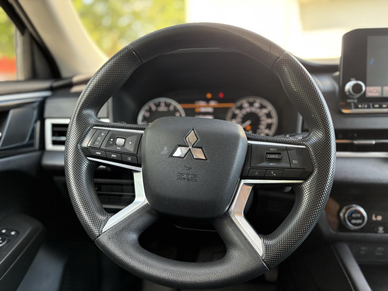 Mitsubishi Outlander ES FWD 2022