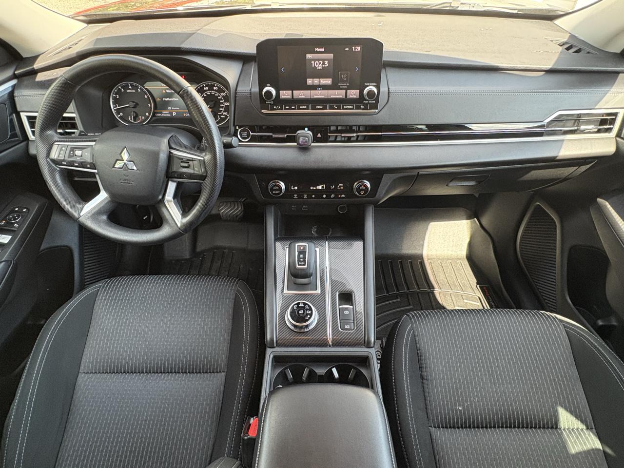 Mitsubishi Outlander ES FWD 2022
