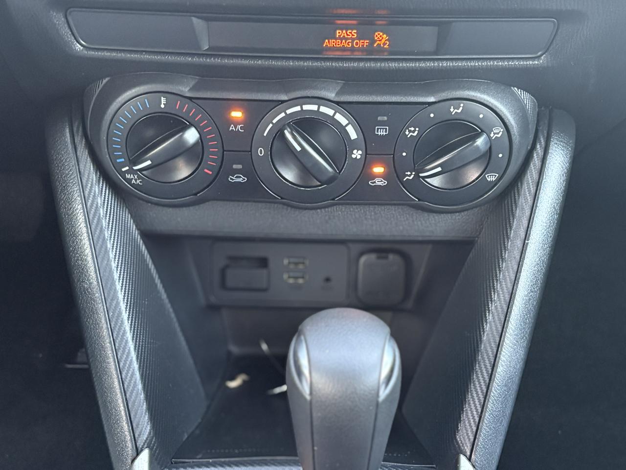 Toyota Yaris Sedan XLE Auto (Natl) 2019